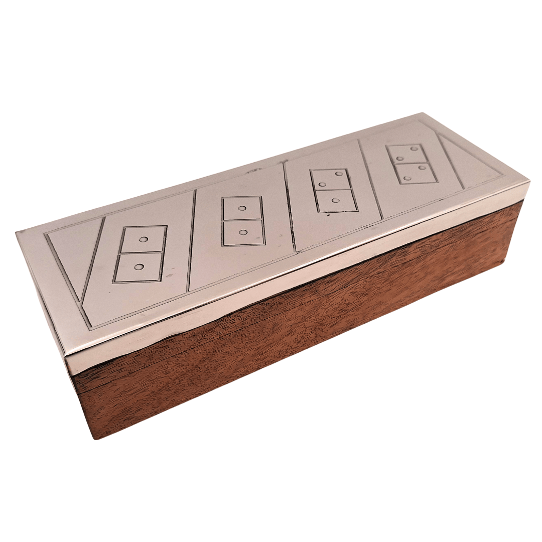 Domino elegant în cutie de lemn cu capac din aluminiu
