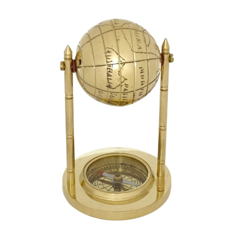 Glob decorativ din alamă cu busolă și posibilitate de personalizare prin gravură, auriu, înălțime 12,5 cm