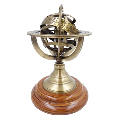 Astrolab din alamă de 14cm cu gravură - cadou unic pentru pasionații de astronomie, decorațiune elegantă din alamă și lemn în culoare aurie