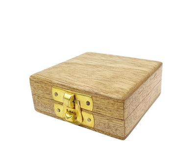 Breloc pentru chei Roată de cârmă BN-2156, din alamă, în cutie elegantă din lemn