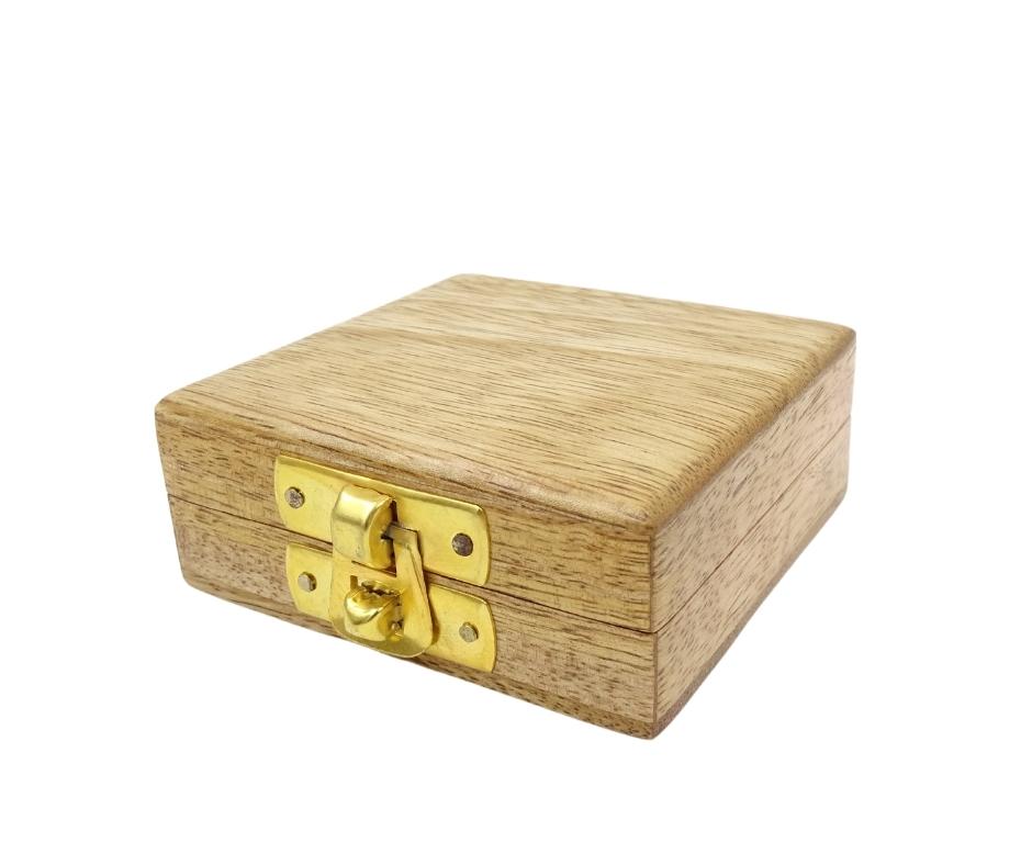 Breloc pentru chei Roată de cârmă BN-2156, din alamă, în cutie elegantă din lemn