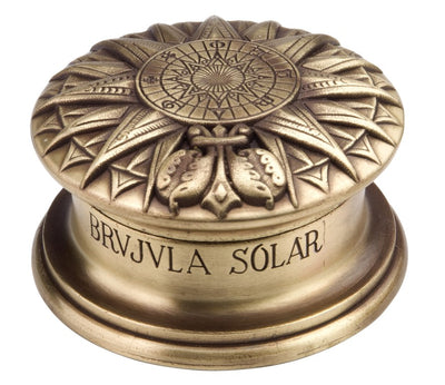 Compas solar renascentist din alamă, cu gravură - cadou vintage elegant, cu înălțimea de 4,5 cm și diametrul de 8,5 cm