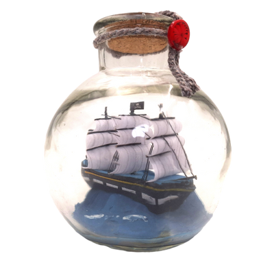 Velier miniatural în sticlă, cu posibilitate de personalizare prin gravură – decorațiune nautică clasică pentru cadou, 10 x 10 x 11 cm