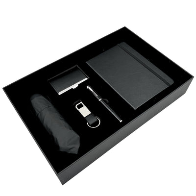 Set cadou elegant Classico cu personalizare - agendă A5 din piele, umbrelă, stilou, suport pentru cărți de vizită și breloc în cutie cadou estetică