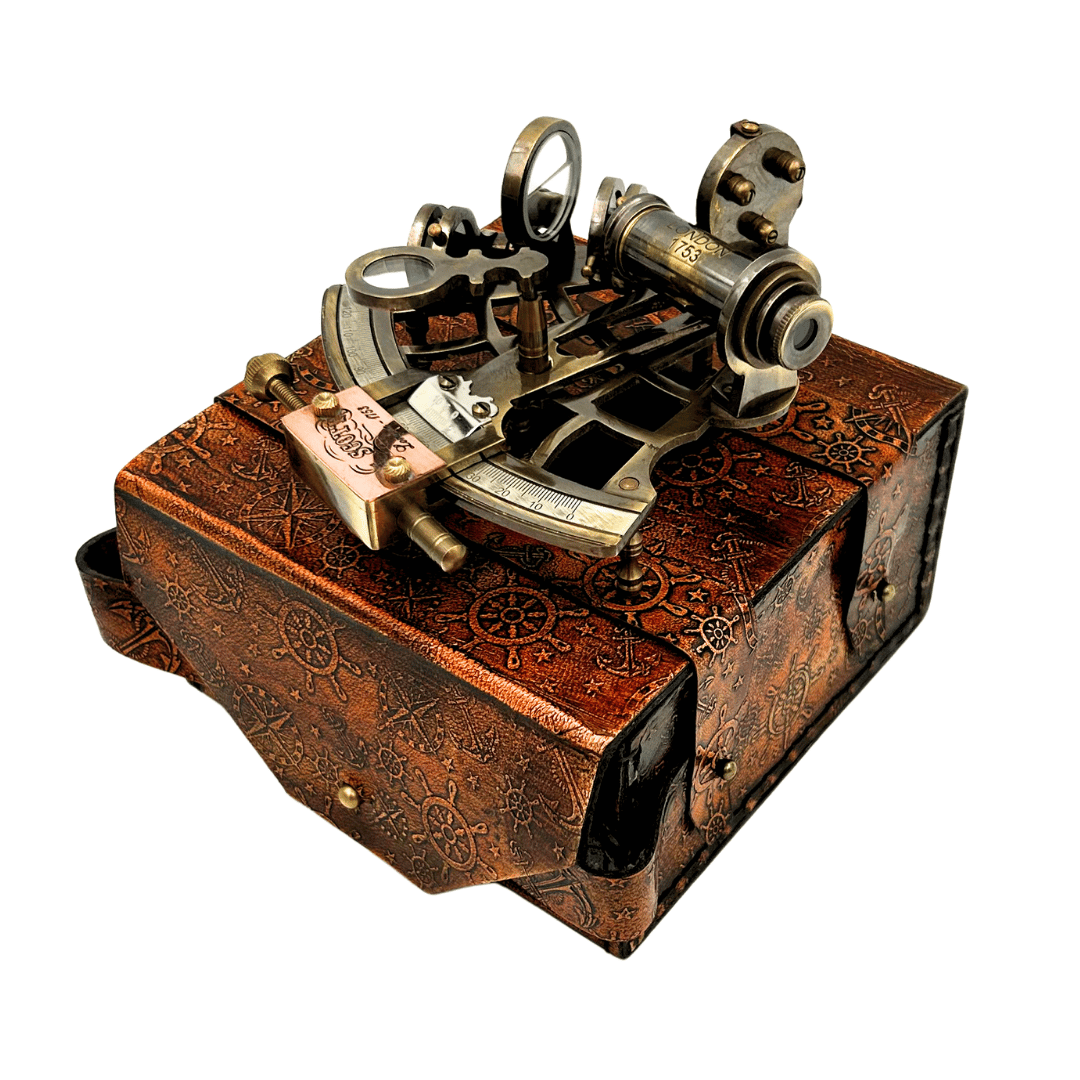 Sekstant Mosiężny Retro w Skórzanym Etui - Elegancki Instrument Nawigacyjny z Możliwością Grawerunku - Idealny Prezent dla Miłośników Żeglarstwa i Historii - Wymiary 13x12x7 cm