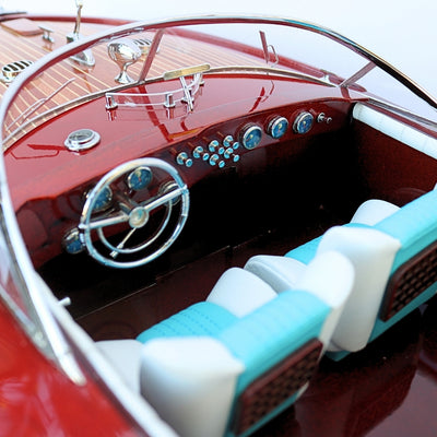 Ekskluzywny model motorówki Riva Aquarama 87cm z możliwością personalizacji grawerem