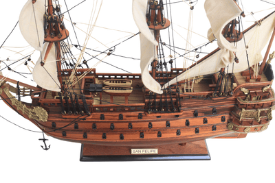 Model exclusiv al velierului San Felipe – SF4, posibilitate de personalizare prin gravură