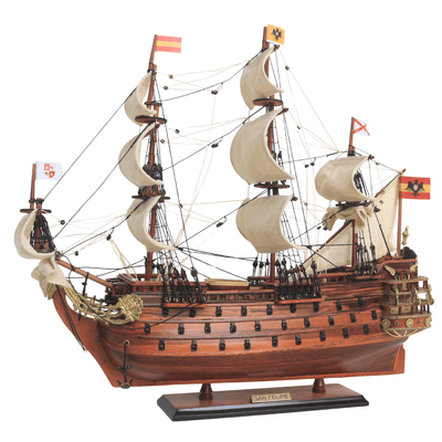 Model exclusiv al velierului San Felipe – SF4, posibilitate de personalizare prin gravură