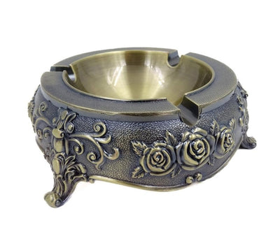 Elegancka Metalowa Popielniczka w Stylu Ludwikowskim z Możliwością Grawerunku