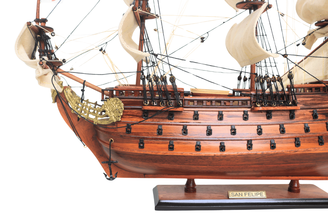 Model exclusiv al velierului San Felipe – SF4, posibilitate de personalizare prin gravură