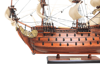 Model exclusiv al velierului San Felipe – SF4, posibilitate de personalizare prin gravură