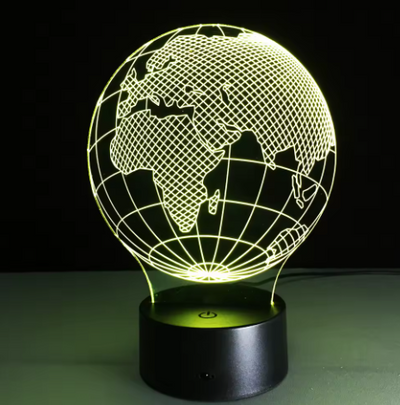 Lampă LED Glob, cu 7 culori de lumină, posibilitate de personalizare prin gravură, cadou ideal pentru călători, înălțime 17 cm, cablu USB