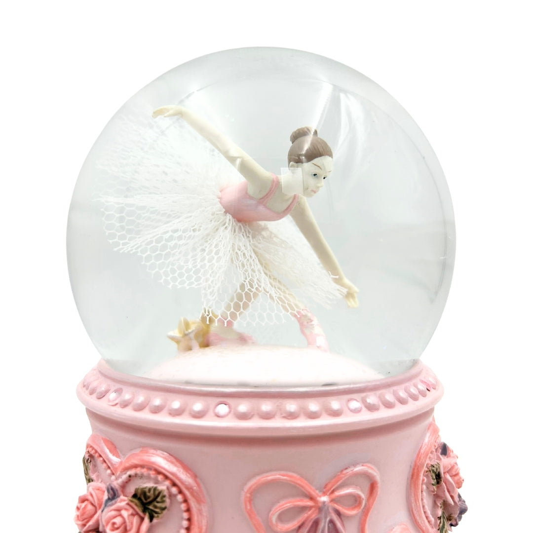 Tańcząca Baletnica w Szklanej Kuli 15cm z Personalizowanym Grawerem - Elegancka Pozytywka z Pastelową Podstawą i Melodią Jezioro Łabędzie