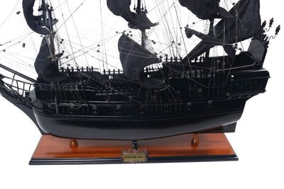 Model de corabie pirat Perla Neagră BP80R cu posibilitate de personalizare prin gravură, lungime 89 cm, cadou exclusivist pentru orice ocazie, meșteșug artistic, bază din lemn