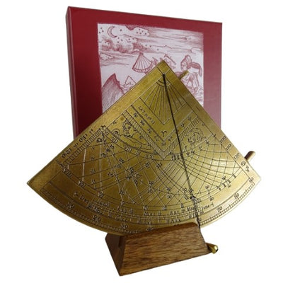 Cadran solar Gunter H39 din alamă, cu bază din lemn, posibilitate de personalizare prin gravură, cadou ideal pentru pasionații de astronomie, înălțime 17 cm, ambalaj de cadou elegant