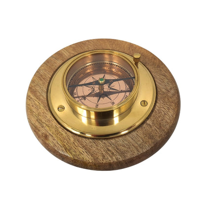 Busolă decorativă elegantă cu finisaj din alamă, gravură personalizată, 15 cm, ideală ca dar pentru pasionații de călătorii, realizată din lemn și sticlă