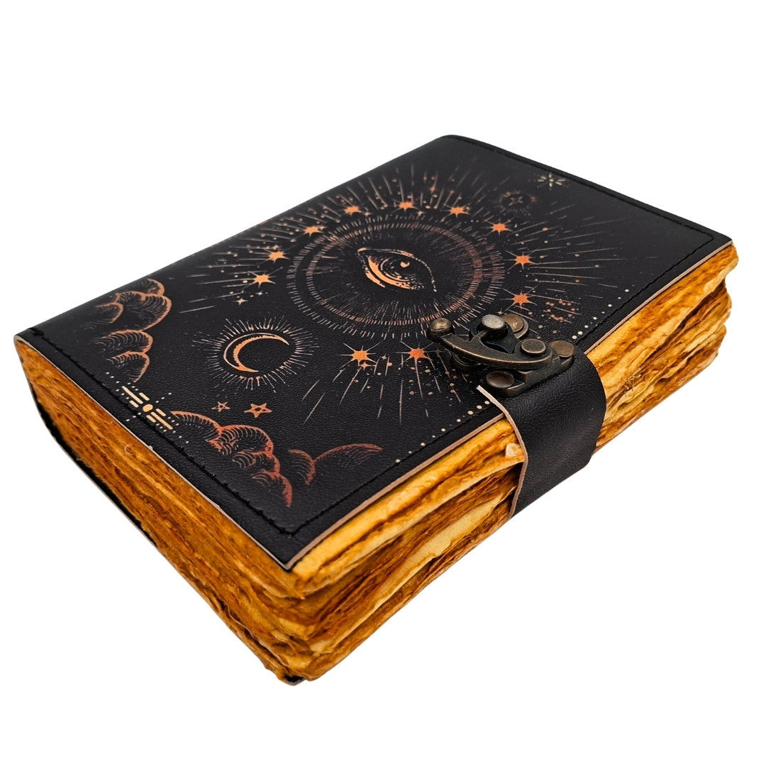 Jurnal Ochiul Cosmic cu gravură - jurnal retro din piele, cu 200 de pagini de hârtie galbenă și piele de capră