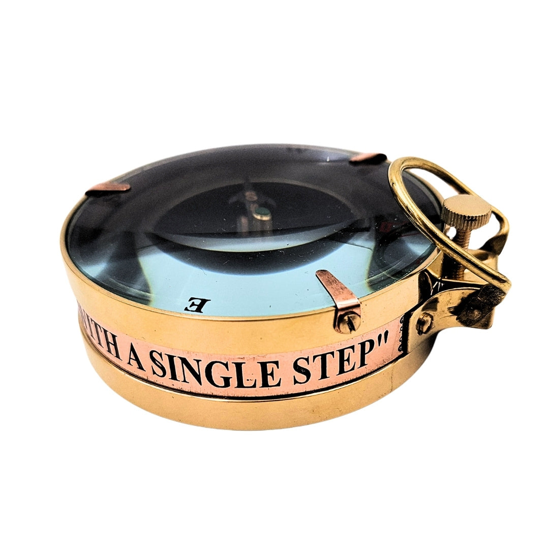 Busolă din alamă Map Reader cu gravură, în cutie din lemn, retro