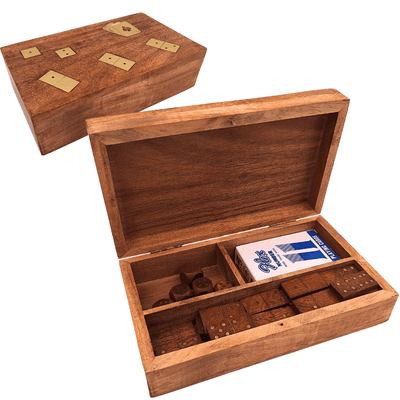 Set de jocuri 3 în 1 în cutie elegantă din lemn, cu posibilitate de personalizare prin gravură - cărți, domino, zaruri - cadou ideal pentru iubitorii jocurilor de societate - dimensiuni: 22,5 x 13 x 6 cm, acacia cu ornamente din alamă
