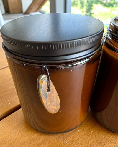 Lumânare intențională Puterea Tigrului – Încredere în sine și prosperitate, 250 ml, posibilitate de personalizare a capacului pentru cadou