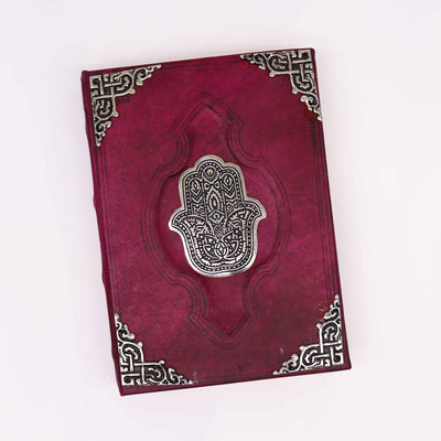 Carte Hefty roșu cafeniu cu decorațiune Hamsa