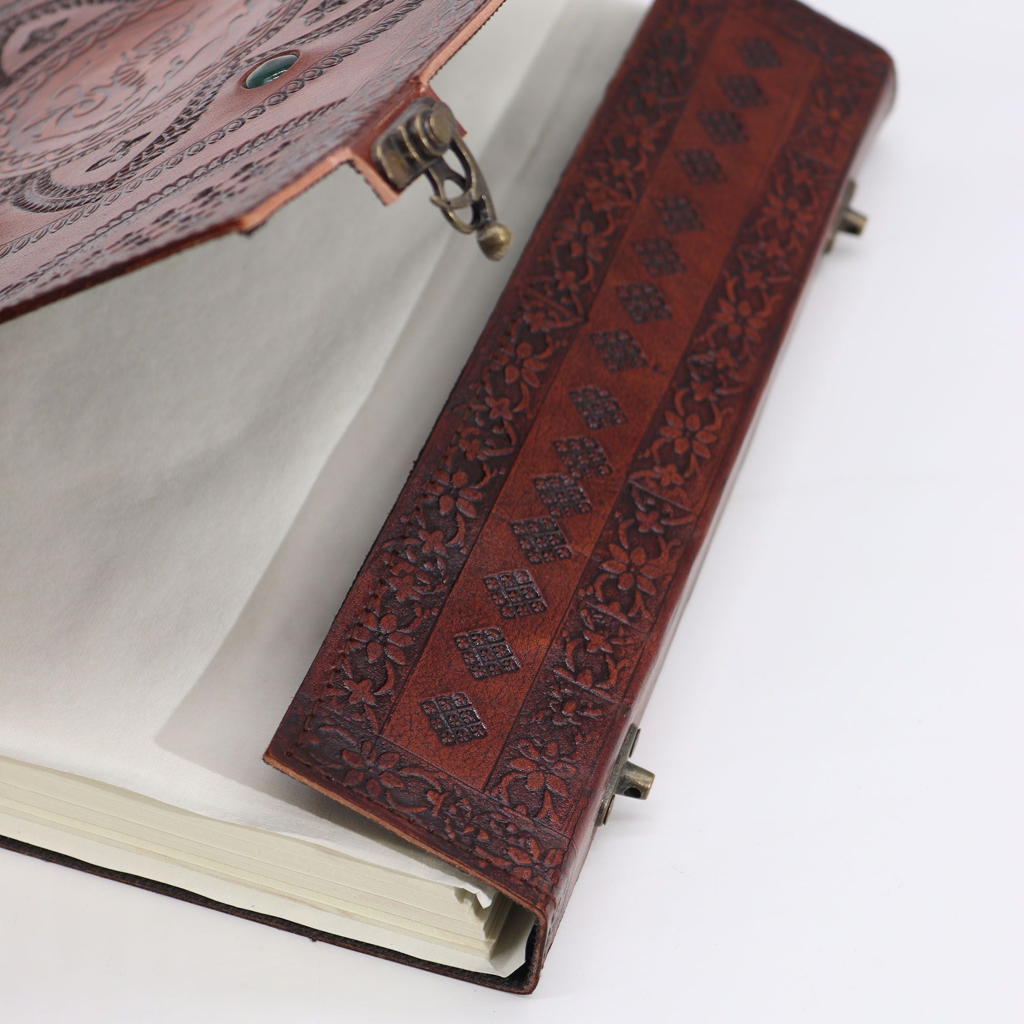 Cartea mandalei dragonului cu pietre pentru chakre - Realizată manual, piele naturală, 100 de pagini netede, 25x34 cm
