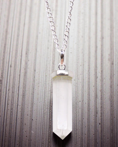 Vârf de cristal – Pandantiv clasic cu vârf din cristal de stâncă