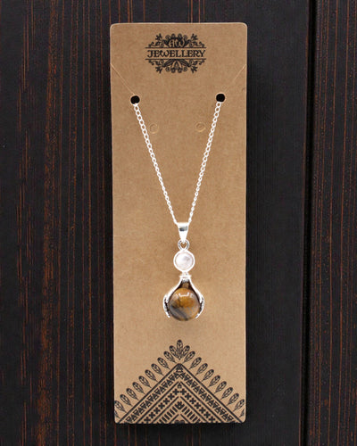 Mâini de cristal – pandantivul mâinilor vindecătoare din ochi de tigru