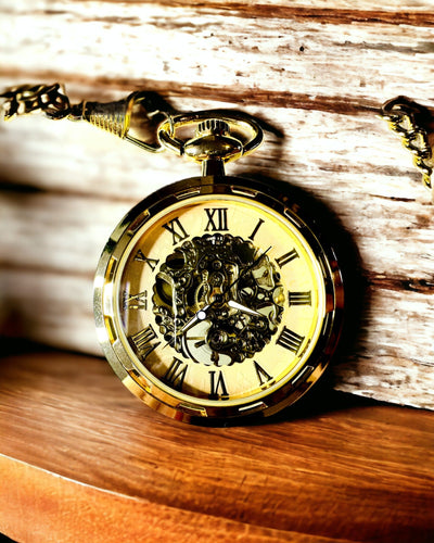 Ceas de buzunar retro – lux mecanic în stil vintage, culoare aurie, personalizare cu gravură