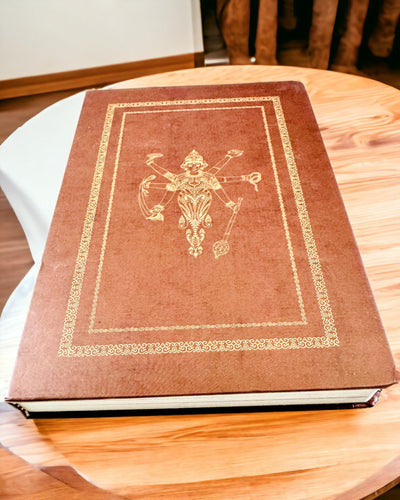 Notatnik maro Vintage cu Copertă Decorativă în Stil Retro – Notatnik Eksploratora – Maro, Vintage