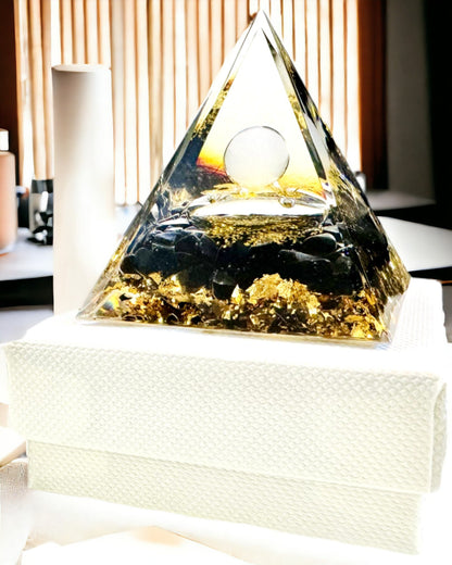 Piramidă Orgonit cu Obsidian – Generator de Energie Chakra, Instrument de Meditație Reiki cu Piatră Naturală