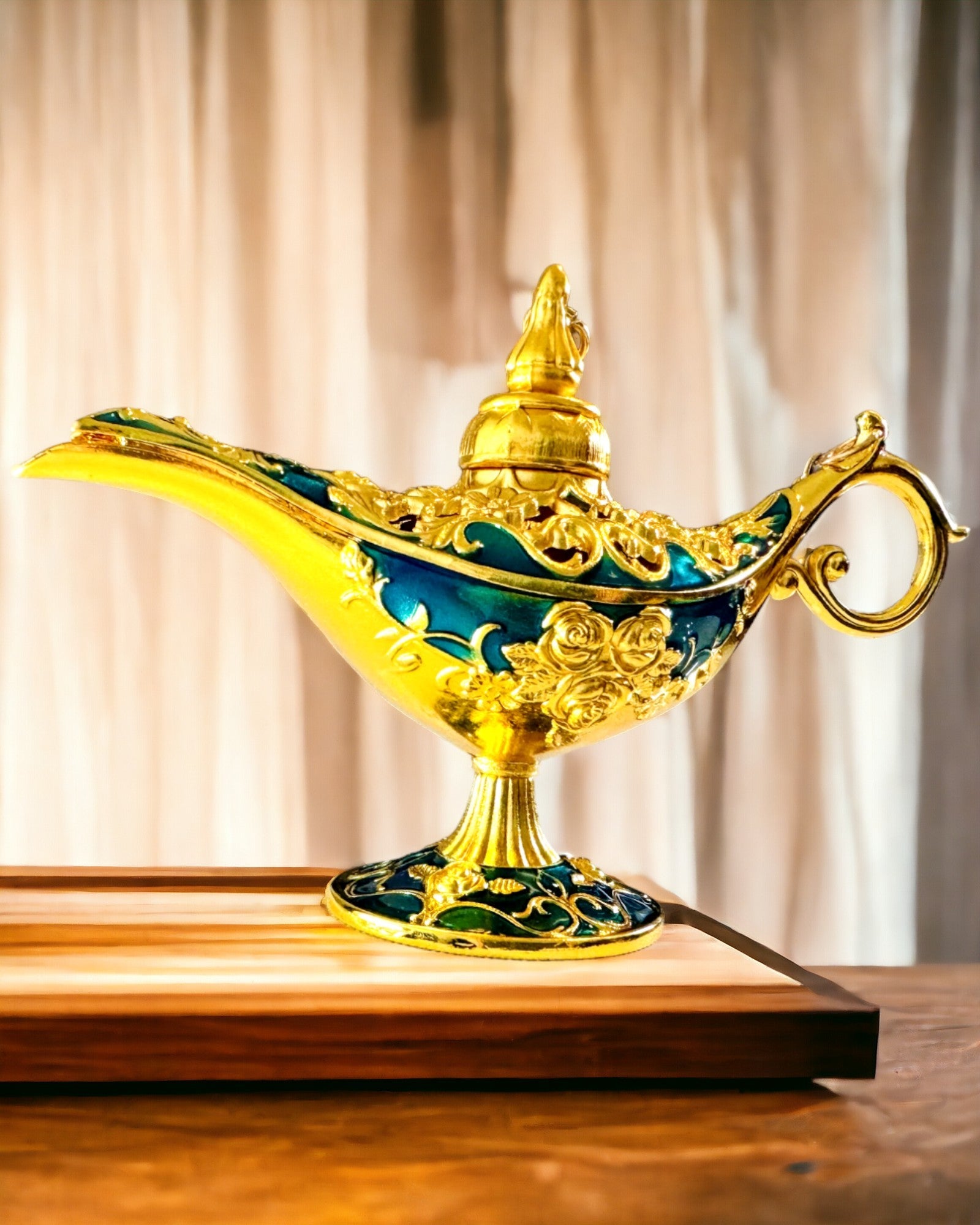 Lampă mică de mână Aladyna - Artizanat artistic din metal pentru decorarea casei, gravură
