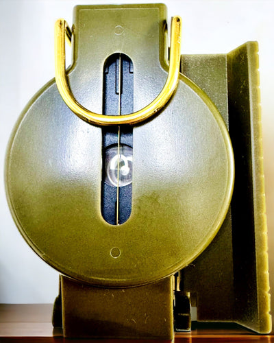 Hartă de Navigație de Înaltă Precizie Rezistentă la Apă în Culoarea Verde Armată – Fiabilă în Orientare, posibilitate de gravare