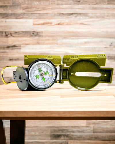 Hartă de Navigație de Înaltă Precizie Rezistentă la Apă în Culoarea Verde Armată – Fiabilă în Orientare, posibilitate de gravare