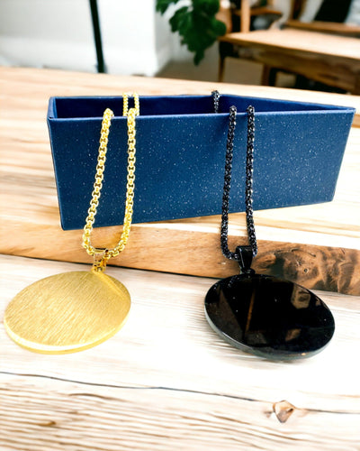 Pandantiv "Urban Elegance" – Medalion Rotund din Oțel Inoxidabil în Două Culori cu Posibilitate de Personalizare