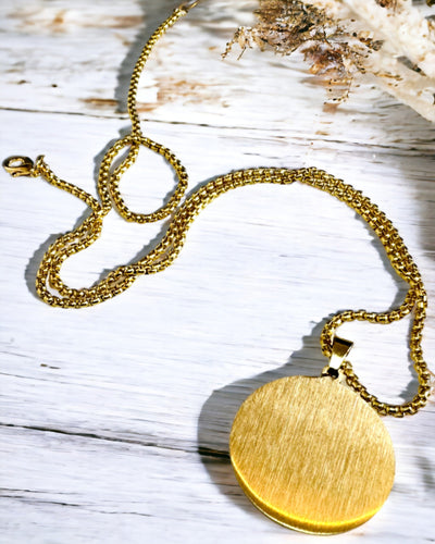 Pandantiv "Urban Elegance" – Medalion Rotund din Oțel Inoxidabil în Două Culori cu Posibilitate de Personalizare