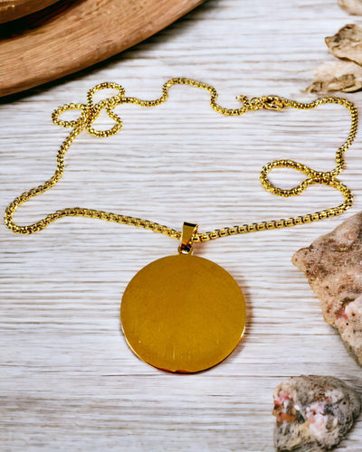 Pandantiv "Urban Elegance" – Medalion Rotund din Oțel Inoxidabil în Două Culori cu Posibilitate de Personalizare