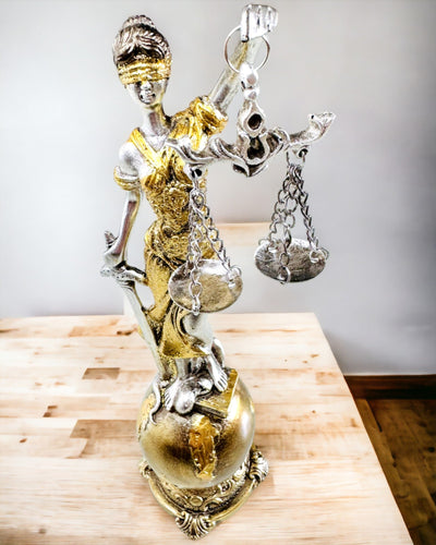 Statueta Zeița Justiției – Decorațiune Artistică pentru Raft, Meșteșug din Rășină, personalizare cu gravură