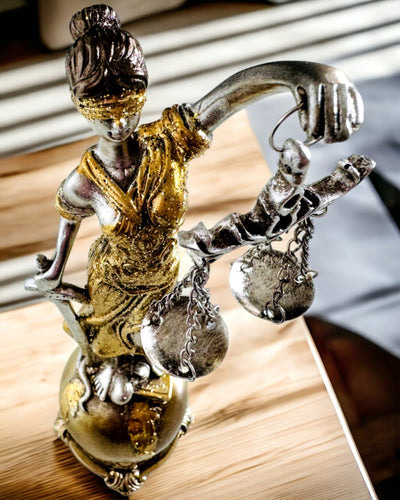 Statueta Zeița Justiției – Decorațiune Artistică pentru Raft, Meșteșug din Rășină, personalizare cu gravură