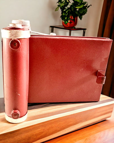 Vintage Vision: Cameră Decorativă Retro cu Opțiune de Gravare