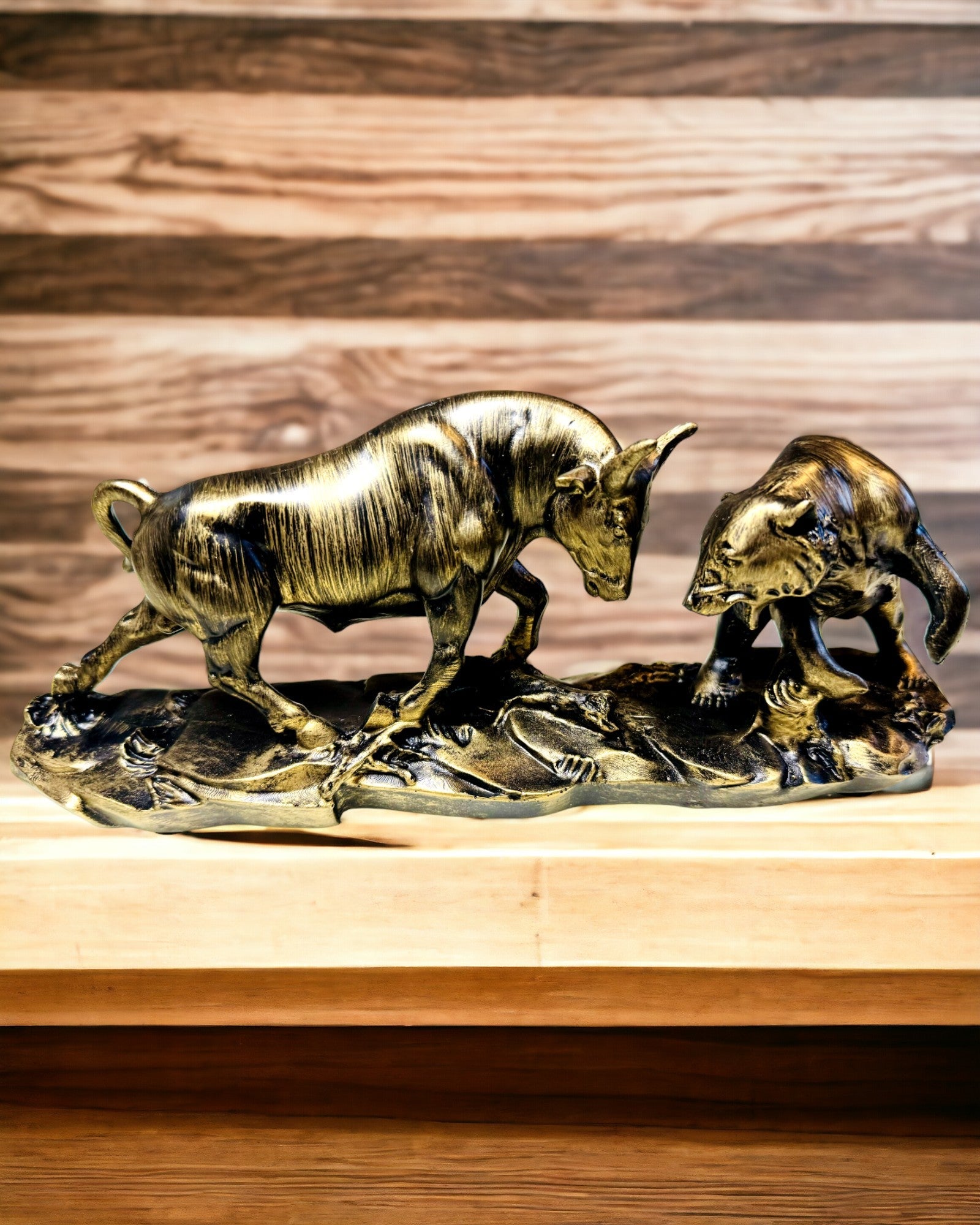 Sculptura „Cei doi rivali” - Taurul și Ursul - Simbolistica Pieței Financiare, Posibilitate de Gravare - culoare Cupru