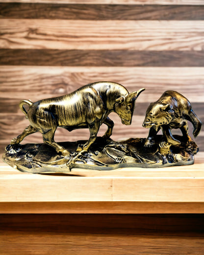 Sculptura „Cei doi rivali” - Taurul și Ursul - Simbolistica Pieței Financiare, Posibilitate de Gravare - culoare Cupru