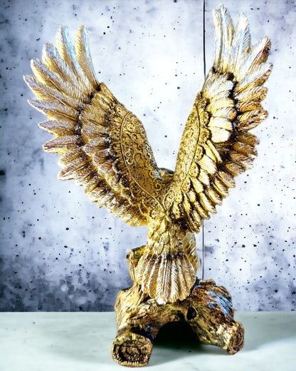Statueta „Złoty Orzeł” cu Opțiune de Personalizare - Decorațiune din Rășină