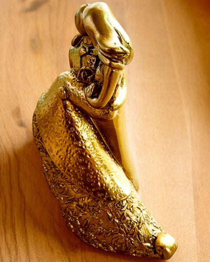 Figurină "Iubire Eternă" culoare aurie - 11 cm, Figurină Decorativă Mică cu Opțiune de Gravare