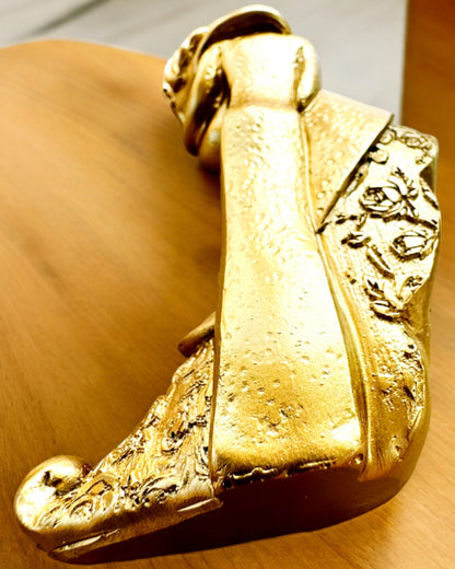 Figurină "Iubire Eternă" culoare aurie - 11 cm, Figurină Decorativă Mică cu Opțiune de Gravare