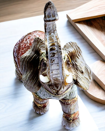 Słoniowa Stróżka – Elefant Decorativ din Rășină cu Posibilitate de Gravare