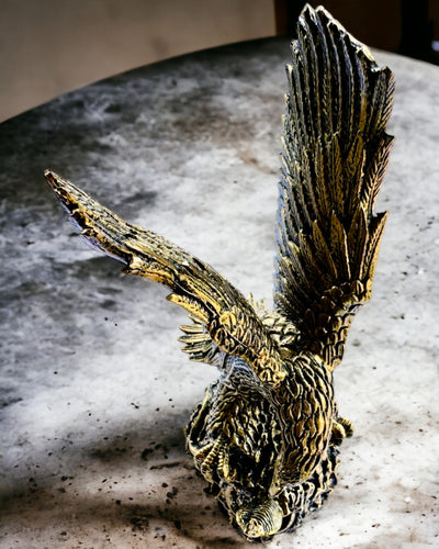 Vultur Regal – Figurină Decorativă din Rășină cu Opțiune de Gravare