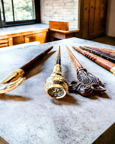 Kompasso Black - Baston de plimbare - Lemn Sculptat Manual - Ediție Exclusivă cu Posibilitate de Gravare