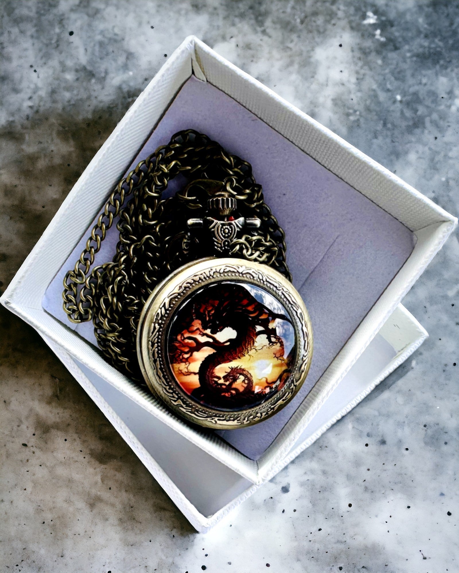 Ceas de buzunar "Dragon's Twilight" personalizare cu gravură