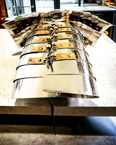 Armura Războinicului Urban - Lucrată Manual, Posibilitate de Gravare, Înălțime Aproximativ 40 cm